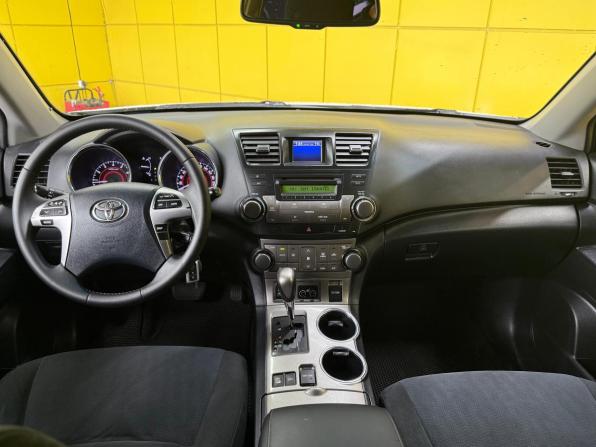 Toyota Highlander II (XU40) Рестайлинг с пробегом 2013 года, цена 1 699 000 рублей, 277000 км, внедорожник, Автокод Объявления