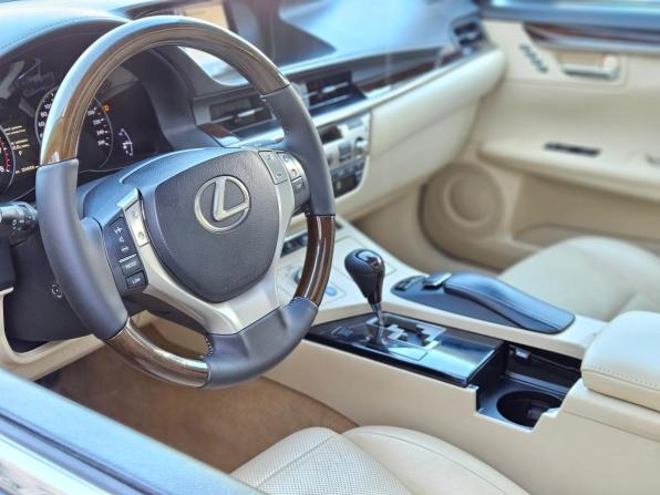 Lexus ES VI с пробегом 2013 года, цена 1 890 000 рублей, 203950 км, седан, Автокод Объявления