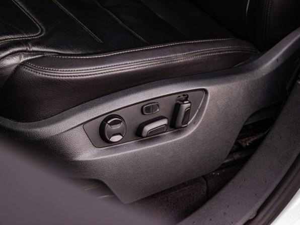 Volkswagen Touareg II Рестайлинг с пробегом 2015 года, цена 3 200 000 рублей, 131505 км, внедорожник, Автокод Объявления