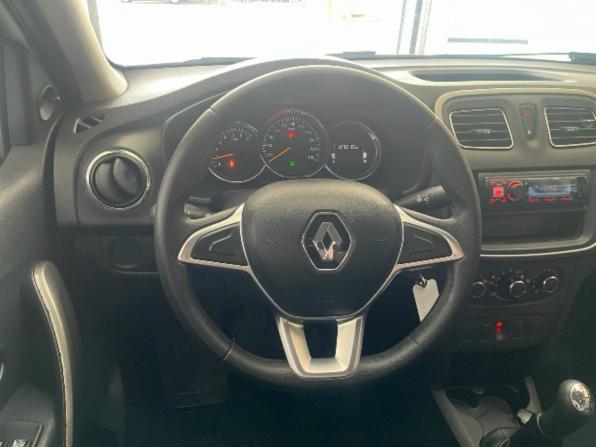 Renault Logan II Рестайлинг с пробегом 2018 года, цена 805 100 рублей, 127007 км, седан, Автокод Объявления