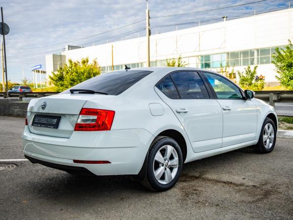 Skoda Octavia III (A7) Рестайлинг с пробегом 2019 года, цена 1 848 000 рублей, 92583 км, лифтбек, Автокод Объявления