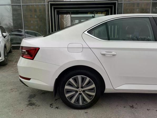 Skoda Superb III Рестайлинг с пробегом 2021 года, цена 2 289 000 рублей, 121818 км, лифтбек, Автокод Объявления
