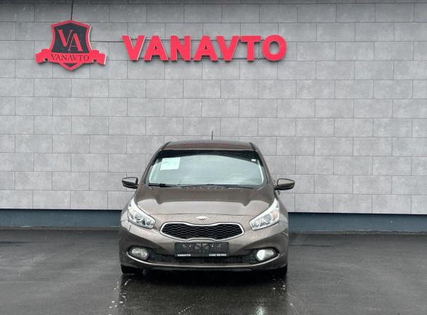Kia Ceed II с пробегом 2013 года, цена 975 000 рублей, 195742 км, хэтчбек, Автокод Объявления