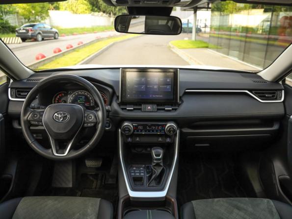 Toyota RAV4 V (XA50) с пробегом 2022 года, цена 3 739 000 рублей, 16963 км, внедорожник, Автокод Объявления