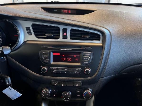 Kia Ceed II с пробегом 2014 года, цена 1 050 000 рублей, 138873 км, хэтчбек, Автокод Объявления
