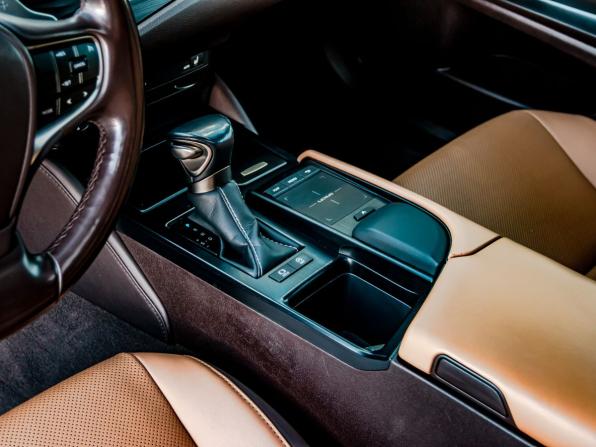 Lexus ES VII с пробегом 2021 года, цена 3 450 000 рублей, 263663 км, седан, Автокод Объявления