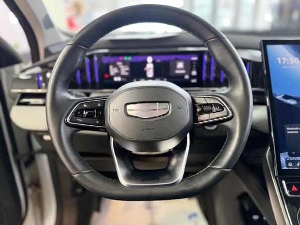 Geely Atlas II с пробегом 2024 года, цена 2 619 000 рублей, 67268 км, внедорожник, Автокод Объявления