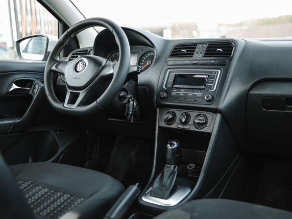 Volkswagen Polo V Рестайлинг с пробегом 2019 года, цена 1 029 000 рублей, 121825 км, седан, Автокод Объявления