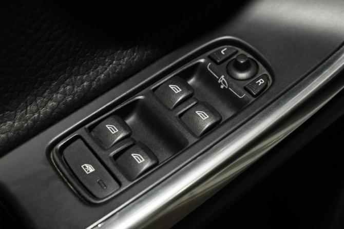 Volvo S60 II с пробегом 2012 года, цена 899 000 рублей, 240090 км, седан, Автокод Объявления