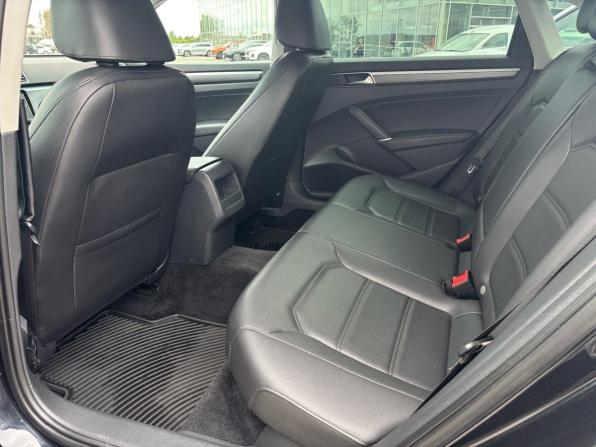 Volkswagen Passat (North America and China) I Рестайлинг с пробегом 2016 года, цена 1 689 000 рублей, 96517 км, седан, Автокод Объявления