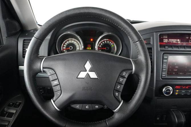 Mitsubishi Pajero IV Рестайлинг 1 с пробегом 2011 года, цена 1 990 000 рублей, 214306 км, внедорожник, Автокод Объявления