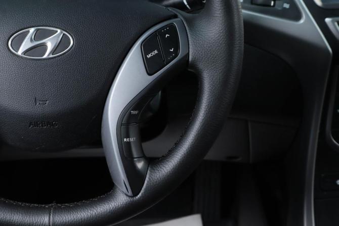 Hyundai Elantra V (MD) Рестайлинг с пробегом 2015 года, цена 1 189 000 рублей, 175500 км, седан, Автокод Объявления
