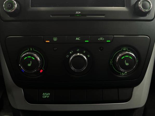 Skoda Yeti I с пробегом 2011 года, цена 729 900 рублей, 212095 км, внедорожник, Автокод Объявления