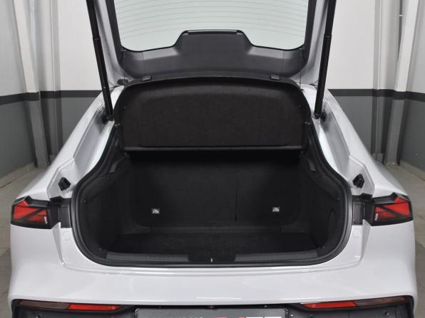 Changan UNI-V I с пробегом 2024 года, цена 2 599 995 рублей, 23784 км, лифтбек, Автокод Объявления