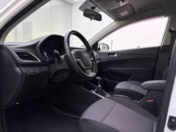 Hyundai Solaris II с пробегом 2017 года, цена 1 250 000 рублей, 169710 км, седан, Автокод Объявления