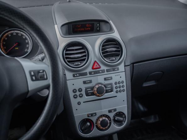Opel Corsa D Рестайлинг II с пробегом 2013 года, цена 700 000 рублей, 140407 км, хэтчбек, Автокод Объявления