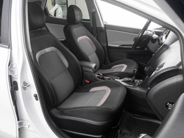 Kia Ceed II Рестайлинг с пробегом 2018 года, цена 1 199 000 рублей, 252483 км, хэтчбек, Автокод Объявления