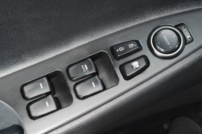 Hyundai Sonata VI (YF) с пробегом 2010 года, цена 949 000 рублей, 206000 км, седан, Автокод Объявления