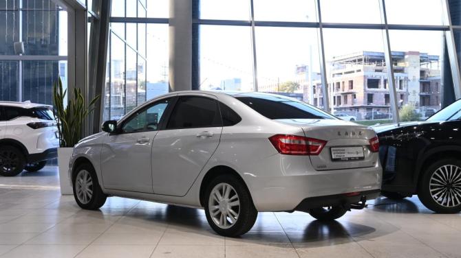 Lada (ВАЗ) Vesta I с пробегом 2017 года, цена 695 000 рублей, 127131 км, седан, Автокод Объявления