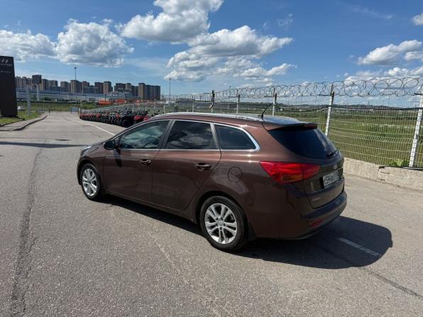 Kia Ceed II с пробегом 2014 года, цена 990 000 рублей, 250945 км, универсал, Автокод Объявления