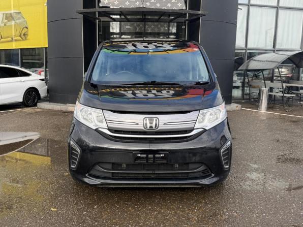 Honda Stepwgn V Рестайлинг с пробегом 2019 года, цена 2 050 000 рублей, 105729 км, минивэн, Автокод Объявления
