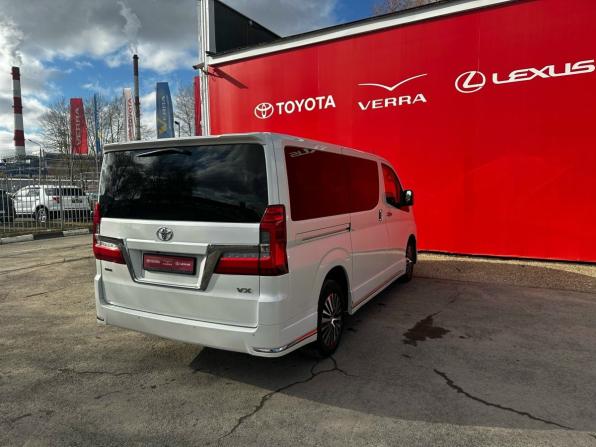 Toyota HiAce H300 с пробегом 2019 года, цена 3 950 000 рублей, 278544 км, минивэн, Автокод Объявления