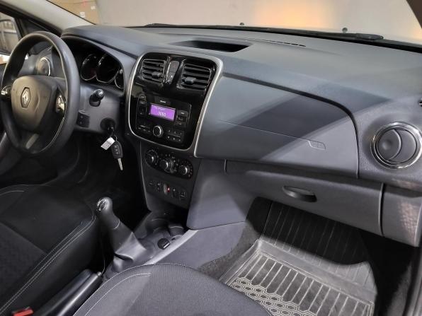 Renault Logan II с пробегом 2017 года, цена 860 000 рублей, 60200 км, седан, Автокод Объявления