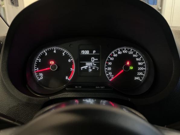 Volkswagen Polo V Рестайлинг с пробегом 2019 года, цена 1 775 000 рублей, 38500 км, седан, Автокод Объявления