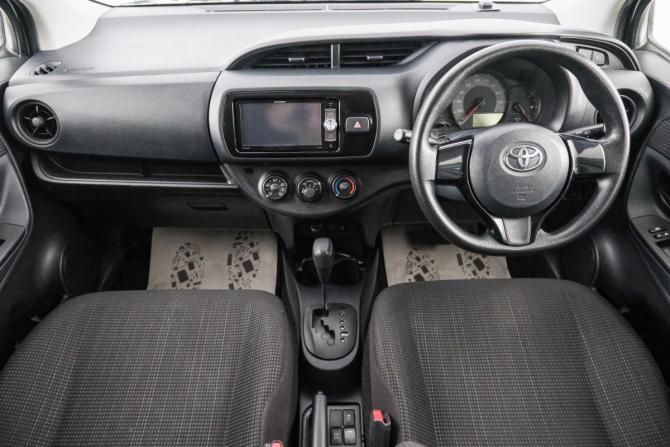 Toyota Vitz III (XP130) Рестайлинг 2 с пробегом 2017 года, цена 899 000 рублей, 199923 км, хэтчбек, Автокод Объявления