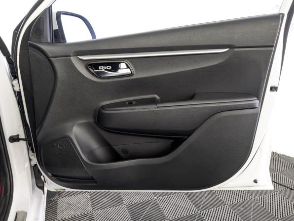 Kia Rio IV Рестайлинг с пробегом 2021 года, цена 1 781 000 рублей, 96650 км, седан, Автокод Объявления