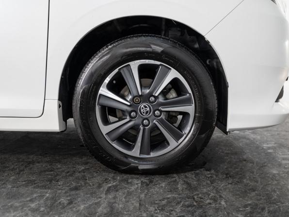 Toyota Noah III (R80) с пробегом 2014 года, цена 1 820 000 рублей, 196347 км, минивэн, Автокод Объявления
