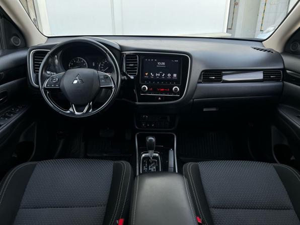 Mitsubishi Outlander III Рестайлинг 3 с пробегом 2021 года, цена 2 195 000 рублей, 55000 км, внедорожник, Автокод Объявления