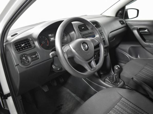 Volkswagen Polo V Рестайлинг с пробегом 2017 года, цена 689 000 рублей, 180279 км, седан, Автокод Объявления