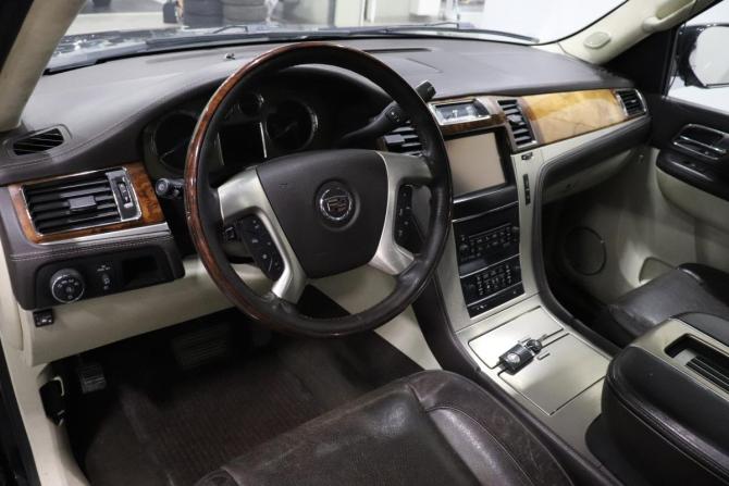 Cadillac Escalade III с пробегом 2012 года, цена 1 458 000 рублей, 284175 км, внедорожник, Автокод Объявления
