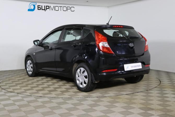 Hyundai Solaris I Рестайлинг с пробегом 2015 года, цена 939 990 рублей, 98538 км, хэтчбек, Автокод Объявления