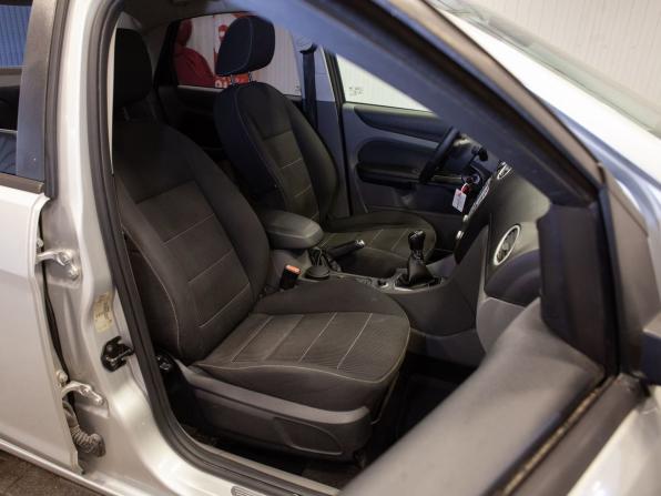 Ford Focus II Рестайлинг с пробегом 2010 года, цена 640 000 рублей, 165375 км, седан, Автокод Объявления