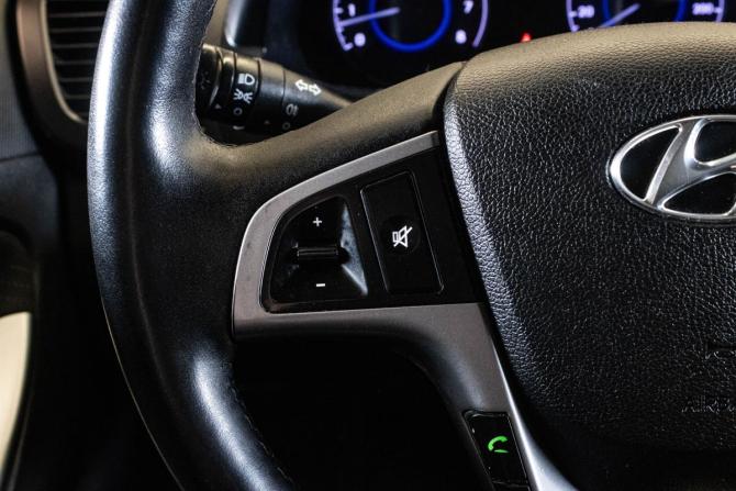 Hyundai Solaris I Рестайлинг с пробегом 2015 года, цена 949 000 рублей, 199045 км, седан, Автокод Объявления
