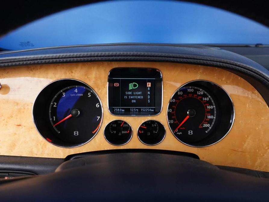 Bentley Continental Flying Spur Москва  - изображение 21