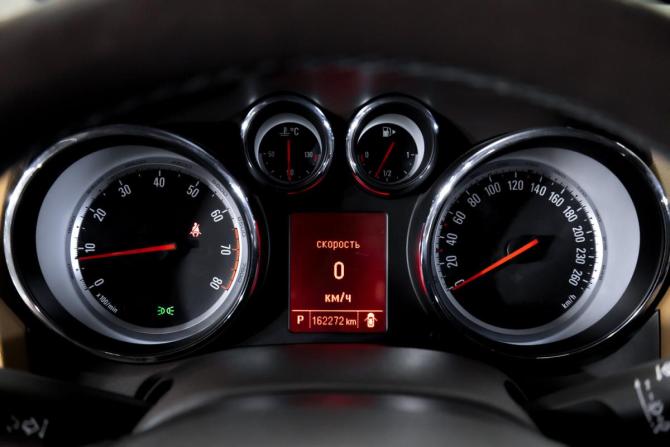 Opel Astra J Рестайлинг с пробегом 2014 года, цена 899 000 рублей, 162001 км, хэтчбек, Автокод Объявления