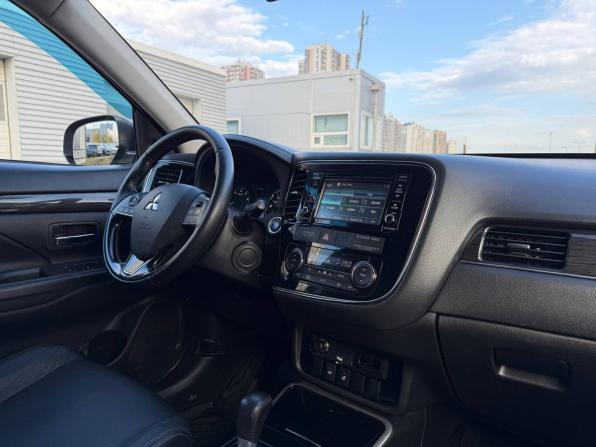 Mitsubishi Outlander III Рестайлинг 2 с пробегом 2017 года, цена 1 665 000 рублей, 161954 км, внедорожник, Автокод Объявления