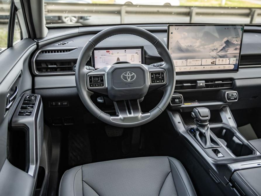 Toyota RAV4 VI (XA60) Волгоград  - изображение 15