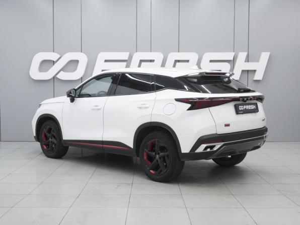 Omoda C5 I Рестайлинг с пробегом 2024 года, цена 1 800 000 рублей, 37734 км, внедорожник, Автокод Объявления