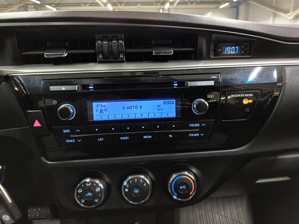Toyota Corolla XI (E160 E170 E180) с пробегом 2013 года, цена 1 200 000 рублей, 317850 км, седан, Автокод Объявления
