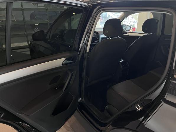 Volkswagen Tiguan II Рестайлинг с пробегом 2021 года, цена 2 445 000 рублей, 166321 км, внедорожник, Автокод Объявления