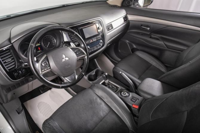 Mitsubishi Outlander III с пробегом 2014 года, цена 1 399 000 рублей, 211000 км, внедорожник, Автокод Объявления