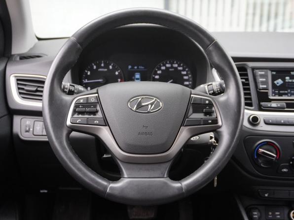 Hyundai Solaris II с пробегом 2017 года, цена 1 463 000 рублей, 70000 км, седан, Автокод Объявления