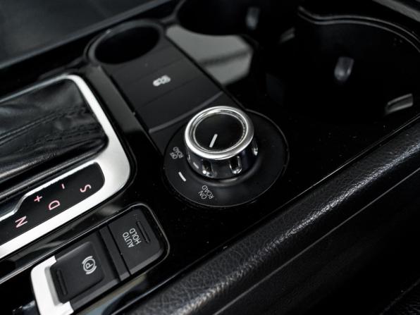Volkswagen Touareg II с пробегом 2011 года, цена 1 585 000 рублей, 308105 км, внедорожник, Автокод Объявления