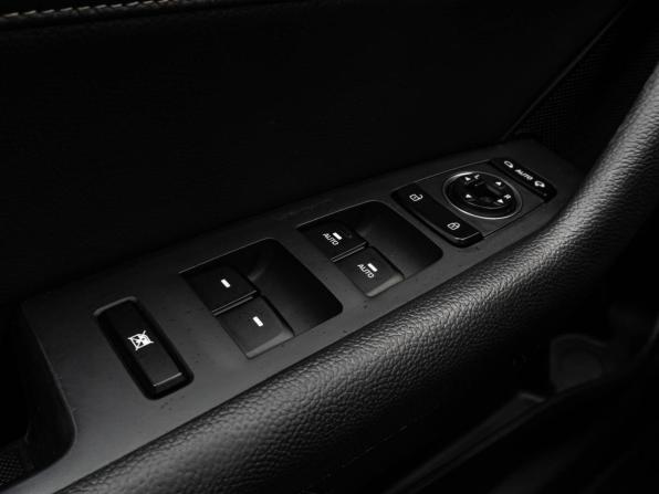 Hyundai Sonata VII (LF) Рестайлинг с пробегом 2018 года, цена 1 750 000 рублей, 154544 км, седан, Автокод Объявления