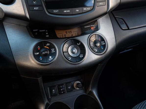 Toyota RAV4 III (XA30) Рестайлинг с пробегом 2011 года, цена 1 350 000 рублей, 208250 км, внедорожник, Автокод Объявления