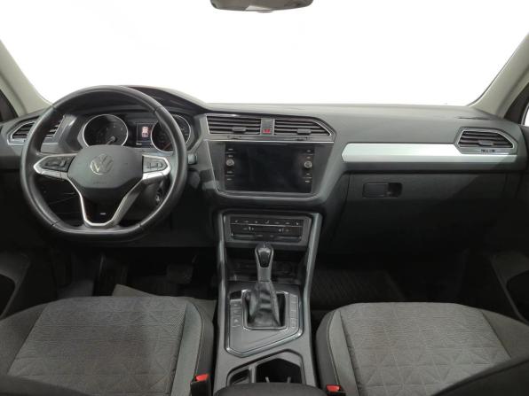 Volkswagen Tiguan II Рестайлинг с пробегом 2021 года, цена 2 795 000 рублей, 46763 км, внедорожник, Автокод Объявления